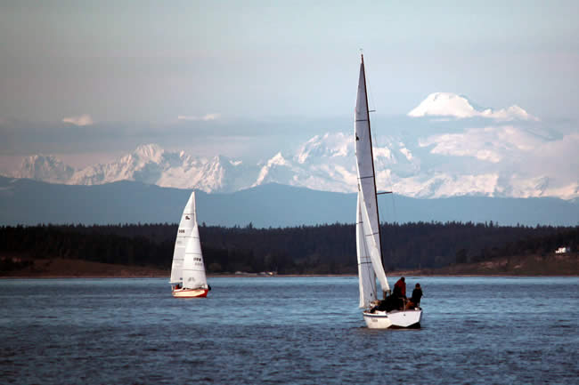 IMG_9981 - Port Townsend WA - aboard Dan Newland's SV PEGASUS XIV - PTSA Spring Whitecap Series Race nr 4 - Thunderbird-class sloops SV THATUNA (R), SV KOLUS and Mount Baker