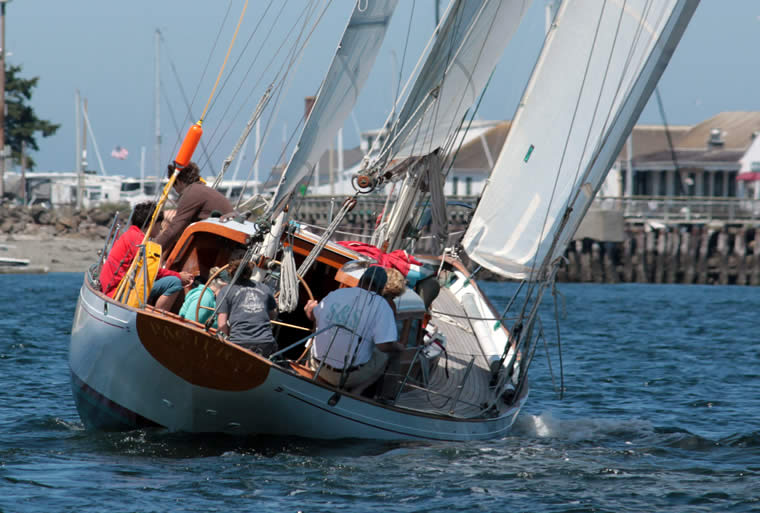 PACIFICA working it up wind. Photo by Pete Leenhouts
