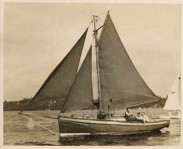 Rupert Broom's AFRICA designed by Bill Garden and "beefed up" by Frank Prothero. Photo by Jim Williamson, mid 1940s.