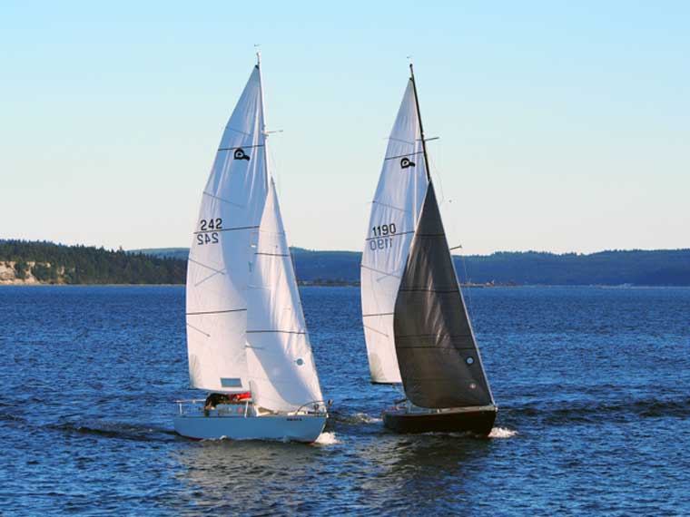 Heading for the line and timing the start. Photo by Wendy Feltham.